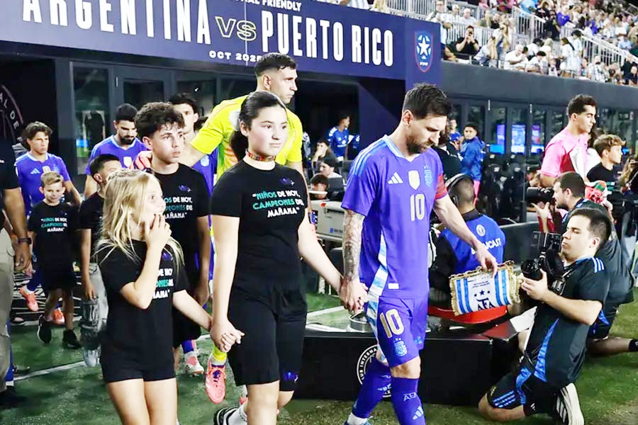 ফুটবলে নতুন ইতিহাস গড়লেন মেসি