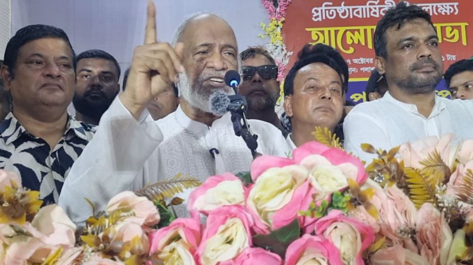 বিএনপিকে নিশ্চিহ্ন করতে গিয়ে আ’লীগ নিশ্চিহ্ন হওয়ার পথে: মঈন খান