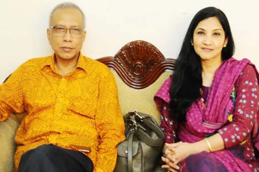 দুদকের মামলায় শেখ হাসিনার সাবেক প্রেস সচিব ও তার  স্ত্রী