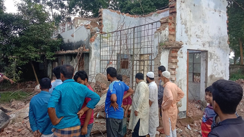নেত্রকোণায় সেচ কার্যালয়ের ছাঁদ ধসে ৩ শ্রমিকের মৃত্যু