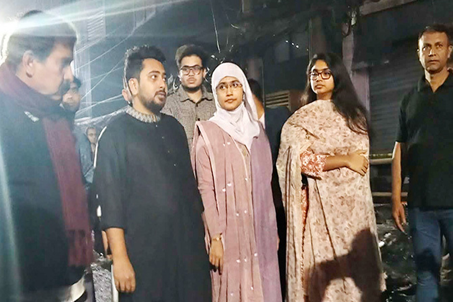 গণমাধ্যমে হামলা সরকারের ব্যর্থতা: নাহিদ ইসলাম