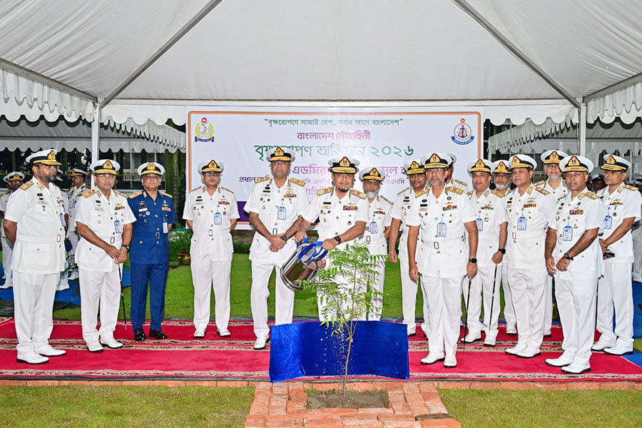 ‘বৃক্ষরোপণ অভিযান’ উদ্বোধন করলেন নৌবাহিনী প্রধান
