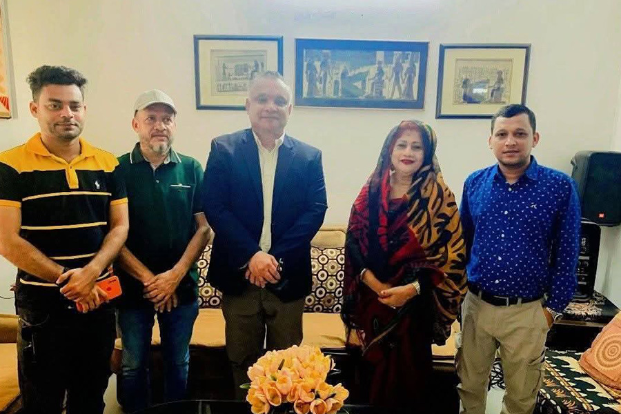 ড. জিয়াউদ্দিন হায়দারের সঙ্গে ইলেন ভুট্টোর সৌজন্য সাক্ষাৎ