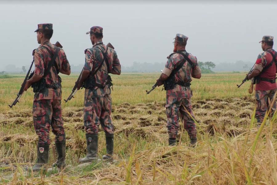 নওগাঁ সীমান্তে ৯ জনকে পুশইনের চেষ্টা, সতর্ক অবস্থানে বিজিবি