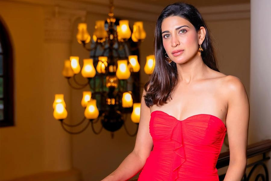 নিজেকে কেন শেষ করে দিতে চেয়েছিলেন বলিউডের অহনা?