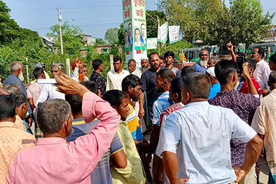 কৃষকের সার সংকটে ভাঙ্গুড়ায় বিক্ষোভ