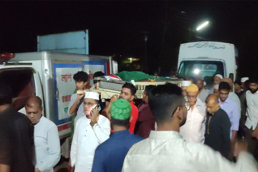 চিরনিদ্রায় শায়িত জাবি শিক্ষক জান্নাতুল ফেরদৌস মৌমিতা