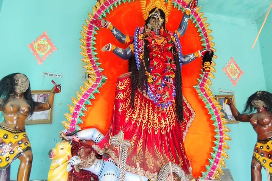 পাংশায় মহাশ্মশানের কালী মন্দিরের প্রতিমা ভাঙচুর