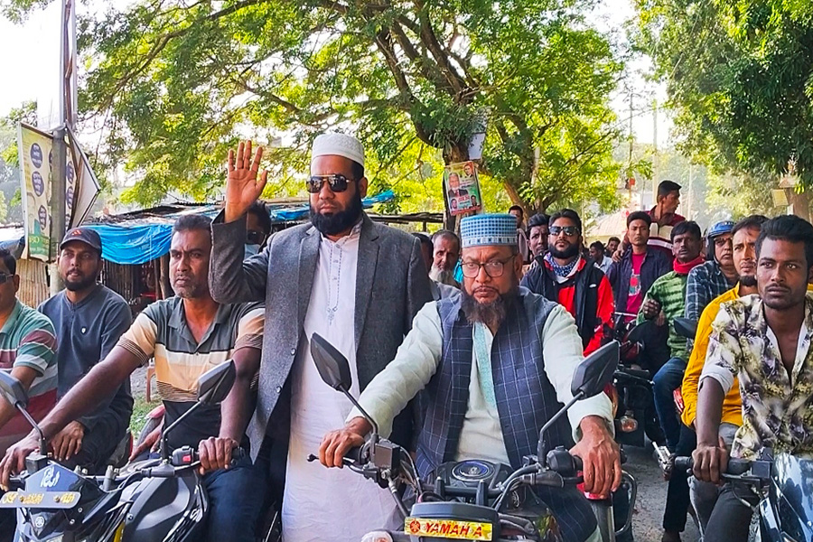 রাজবাড়ী-২ এ ধানের শীষের প্রচারণায় বিএনপি নেতা মুজাহিদ