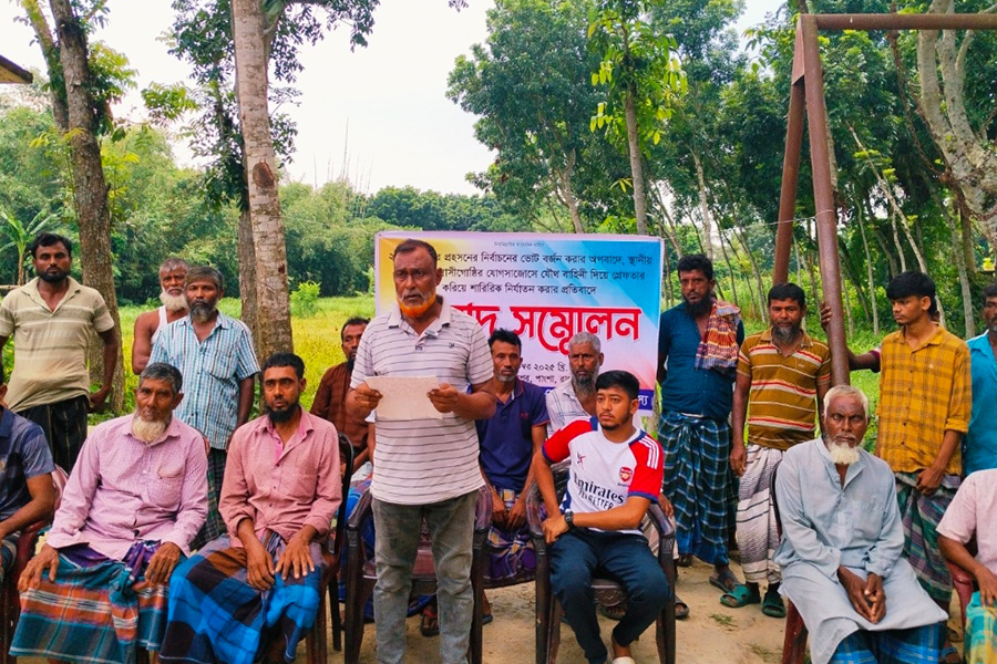 নির্যাতনের প্রতিবাদে সাবেক ইউপি সদস্যর সংবাদ সম্মেলন