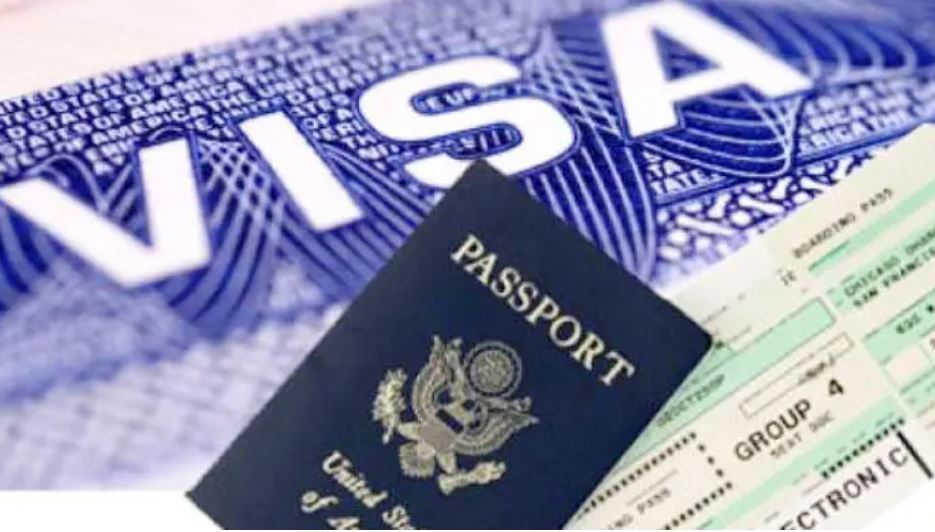 বাংলাদেশিদের বিদেশ ভ্রমণ, সহজে মিলছে না ভিসা!