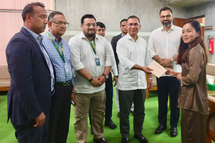 প্রধানমন্ত্রীর সহায়তা পেলেন ফুটবলার ঋতুপর্ণা