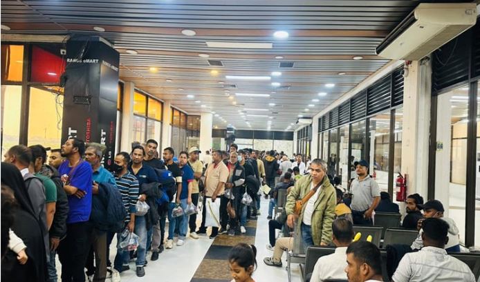 লিবিয়া থেকে ফিরল ৩০৯ বাংলাদেশি