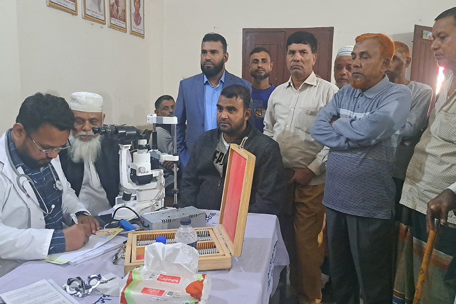 রাজবাড়ীতে গণঅধিকার পরিষদ প্রার্থীর উদ্যোগে ফ্রি মেডিকেল ক্যাম্প