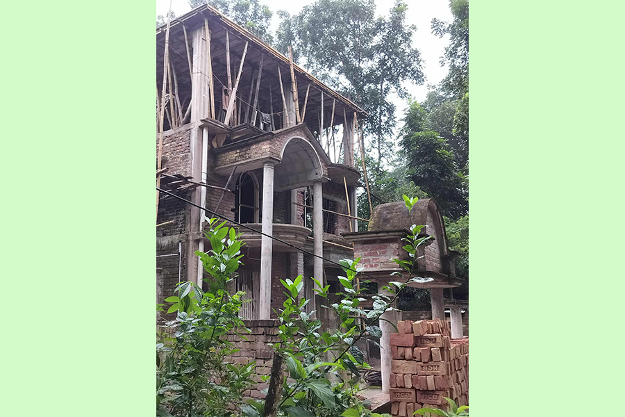 শিরখাড়ায় ছাদ থেকে ফেলে রাজমিস্ত্রির মৃত্যু