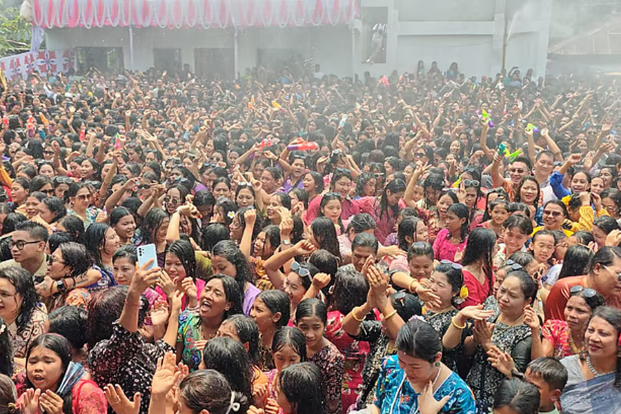 মৈত্রী পানিবর্ষণে উচ্ছ্বাসে মাতল মারমা সম্প্রদায়