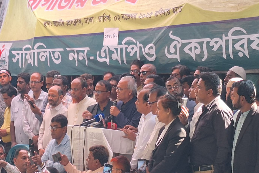 সরকার জনগণের জন্য কাজ করলে শিক্ষকরা রাস্তায় থাকতেন না: রিজভী