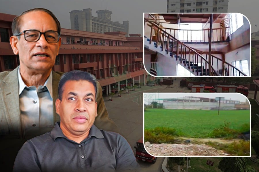 ফায়ারের গাড়ি চালকের কোটি কোটি টাকা, পেছনে শেখ হাসিনার মুখ্যসচিব