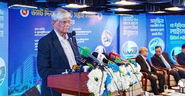 কর সংগ্রহ যদি না বাড়াই, নিজেরাই বিপদে পড়ব: অর্থ উপদেষ্টা