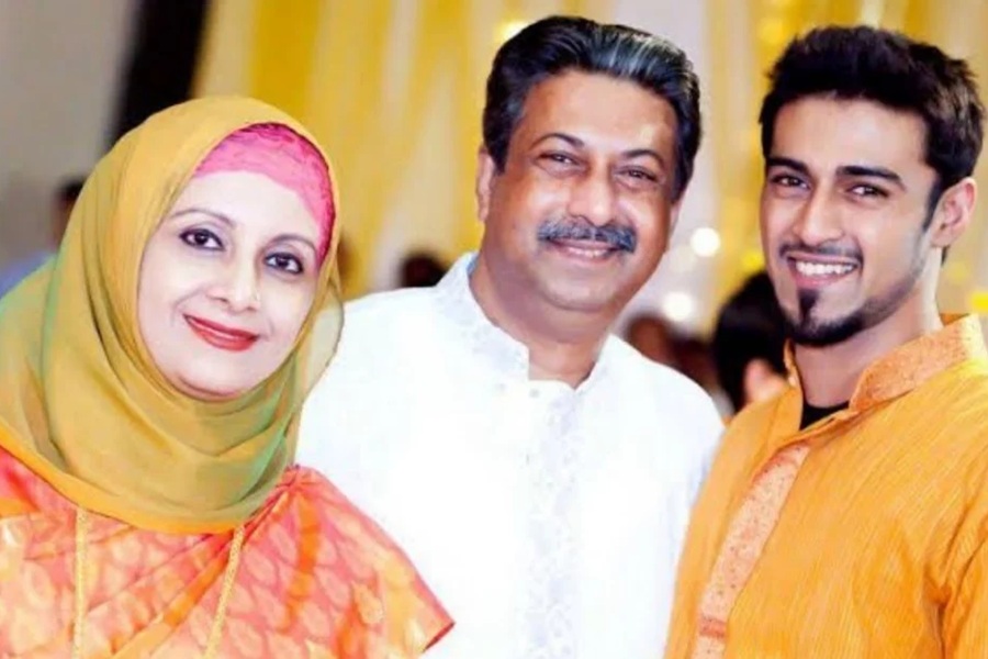 স্ত্রীসহ শেখ হেলালের আয়কর নথি জব্দের আদেশ