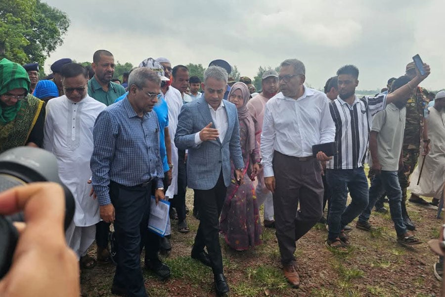 রেলওয়ের বৃক্ষরোপণ কর্মসূচি উদ্বোধন করলেন রেলমন্ত্রী