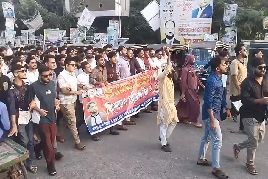 জোবায়েদ হত্যার প্রতিবাদে শিবচরে বিক্ষোভ মিছিল