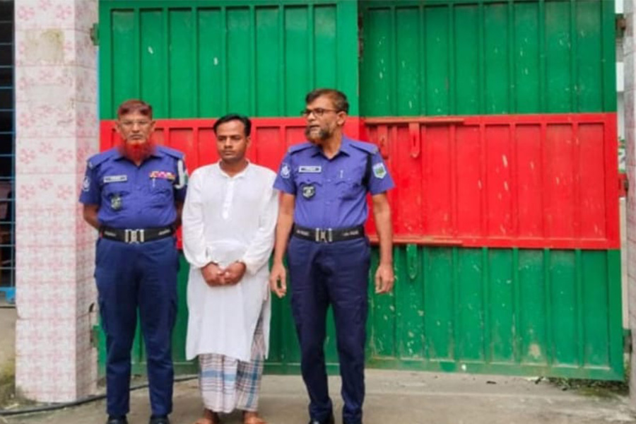 স্ত্রীকে হত্যার পর দাফনের চেষ্টাকালে স্বামী গ্রেপ্তার