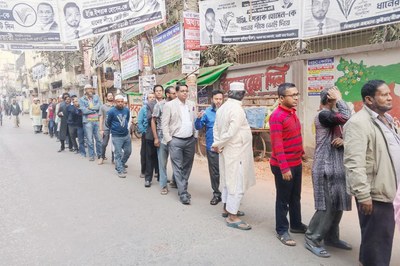 ভয় নয়, উৎসবের আমেজে ভোট দিয়েছে ঢাকার মানুষ