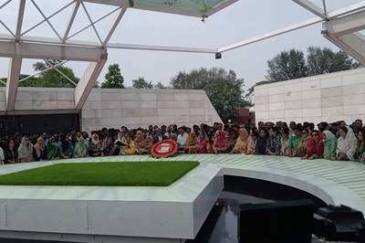 জিয়ার সমাধিতে বিএনপির নবনির্বাচিত নারী এমপিদের শ্রদ্ধা