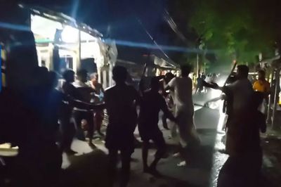 গোপালগঞ্জে দফায় দফায় সংঘর্ষে আহত ২০