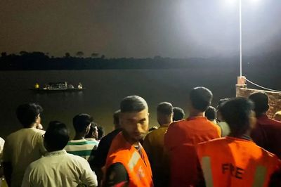 খানজাহান আলীর দিঘিতে শিশুকে টেনে নিয়েছে কুমির