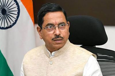 ভারতের নতুন শিক্ষামন্ত্রী হলেন প্রহ্লাদ জোশী