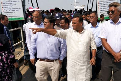 ঝটিকা সফরে ভোলায় নৌপরিবহন প্রতিমন্ত্রী