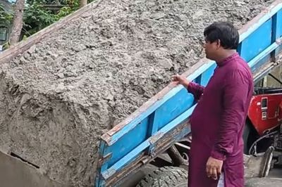 গরু বিক্রি করে নিজের টাকায় গ্রামের রাস্তা মেরামত করলেন যুবক