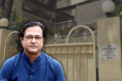 ‘এই বাসাটা আজ ক্লান্ত’—পৈতৃক বাড়ি নিয়ে আবেগঘন আসিফ