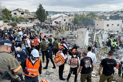 ইসরায়েলে ইরানের ক্ষেপণাস্ত্র হামলা, নিহত অন্তত ৮