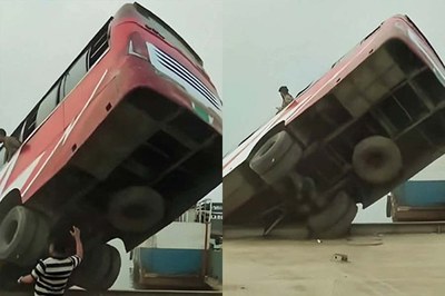 পদ্মায় ডুবে যাওয়া বাসে কুমারখালীর যাত্রীদের পরিচয় মিলেছে