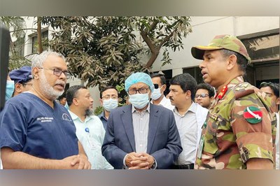 ঢামেকে আকস্মিক পরিদর্শনে স্বাস্থ্যমন্ত্রী