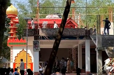 কুষ্টিয়ায় হামলা চালিয়ে ‘পীরকে’ হত্যা, আস্তানায় আগুন