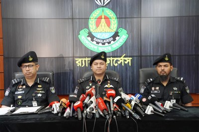 ওরা ডাকাত, আইনশৃঙ্খলা বাহিনী নয়