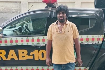 ফরিদপুরে র‍্যাবের অভিযানে ১০ বছরের সাজাপ্রাপ্ত আসামি গ্রেপ্তার
