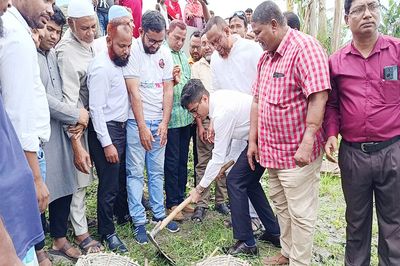 রাজারহাটে খাল খনন কর্মসূচির উদ্বোধন