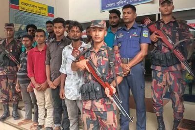 ২০ বাংলাদেশিকে হস্তান্তর করল বিএসএফ