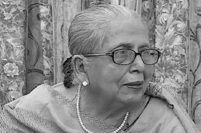 ‘মুখ ও মুখোশ’-এর কণ্ঠশিল্পী মাহবুবা রহমান মারা গেছে