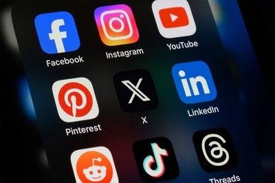 যুক্তরাজ্য শিশুদের সুরক্ষায় সোশ্যাল মিডিয়ায় কঠোর নিয়ম চালু করছে