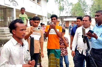 ভাইরাল তাজুর পিছনে ছুটছেন সাংবাদিক, কনটেন্ট ক্রিয়েটররা