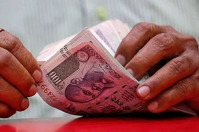 ইতিহাসের সর্বনিম্ন পর্যায়ে ভারতীয় রুপির দর