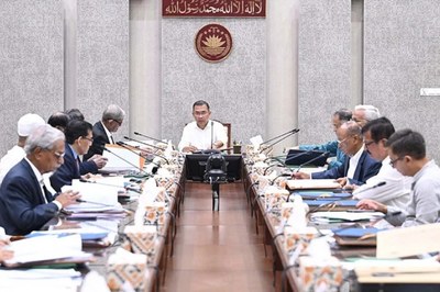 সৌরবিদ্যুৎ খাতেই ১০ হাজার মেগাওয়াট উৎপাদনের লক্ষ্য