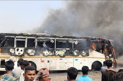 কুমিল্লায় একসঙ্গে ৩ বাসে আগুন