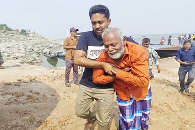 ফেরী ঘাটে স্বজনহারাদের আহাজারি